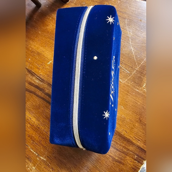 Kiehls Midnight Blue Velvet Beauty Pouch Makeup Bag NWOT - Picture 2 of 9